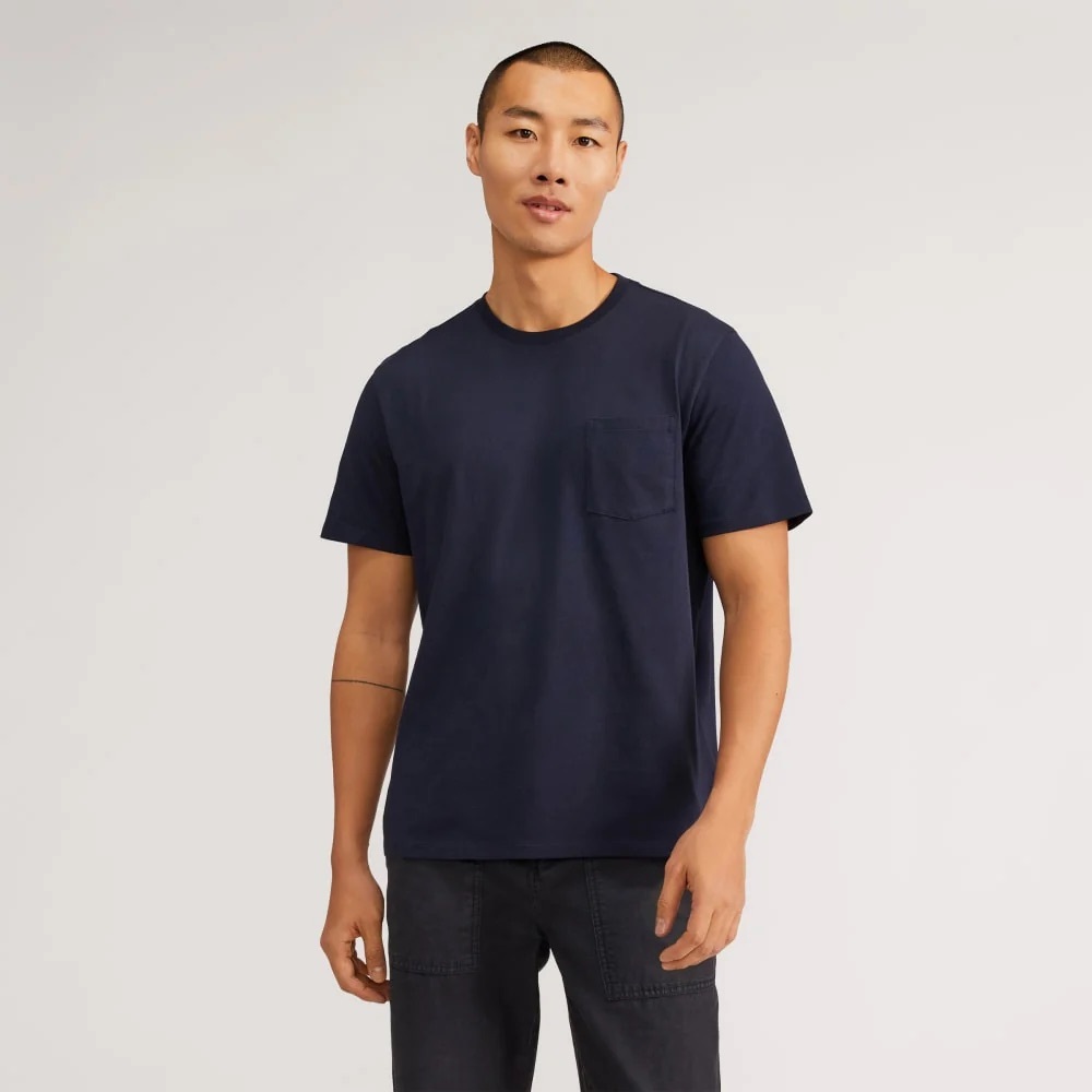 Everlane The Premium Cotton Pocket Tee Shirt in Denim Blue, size Medium